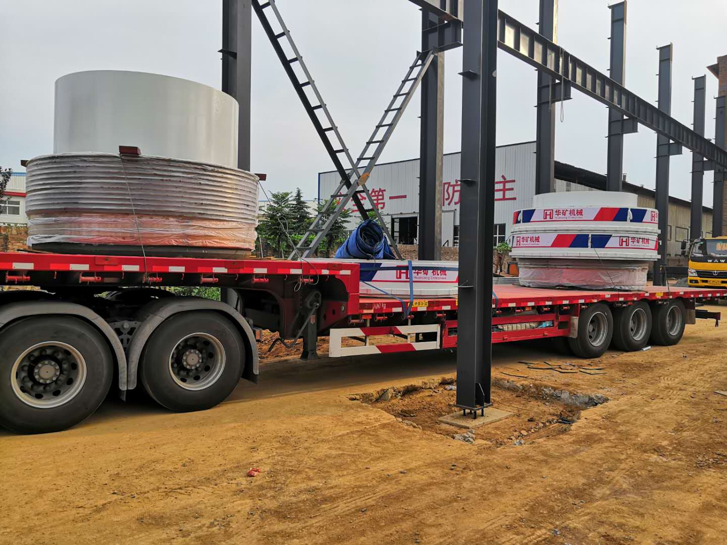 發往廣東CS圓錐破碎機啟程